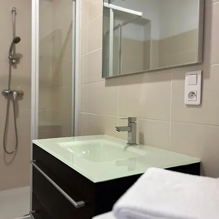 Lägenhet Colonel A Rochefort, Proche Thermes Avec Parking Prive *