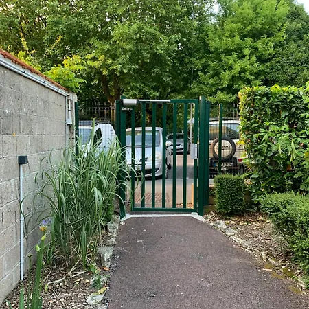 Lägenhet Colonel A Rochefort, Proche Thermes Avec Parking Prive *